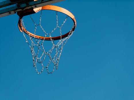 Meisje vast in basketbalkorf, brandweer schiet te hulp