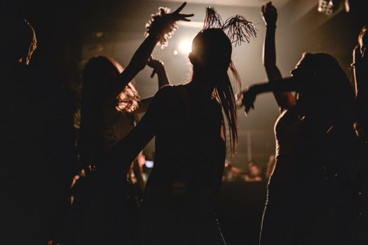 Disco Friday opent Roze Zaterdag met ABBA-avond in De Muze