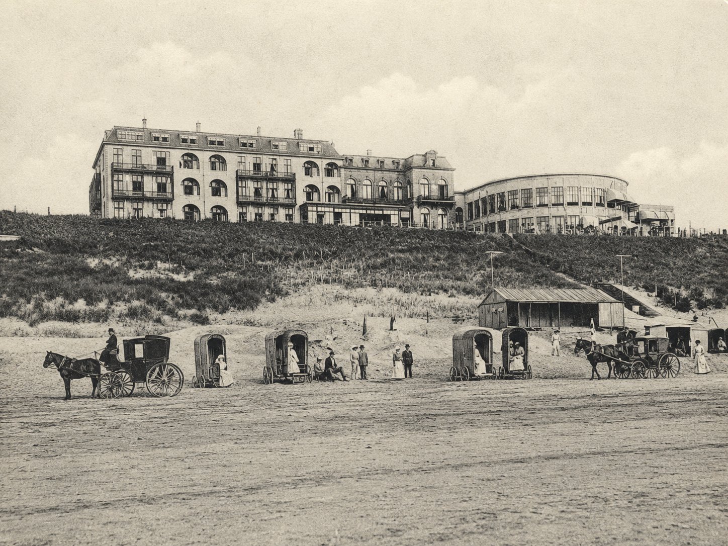 Champagne op het duin: hoe Noordwijk luxe leerde verkopen